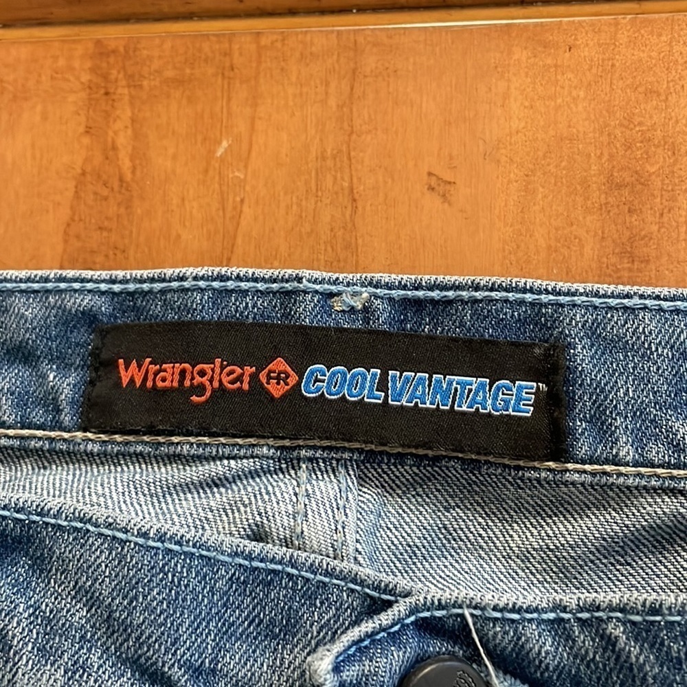 Wrangler Flame Resistant Jeans Size 11x32 - Picture 6 of 13